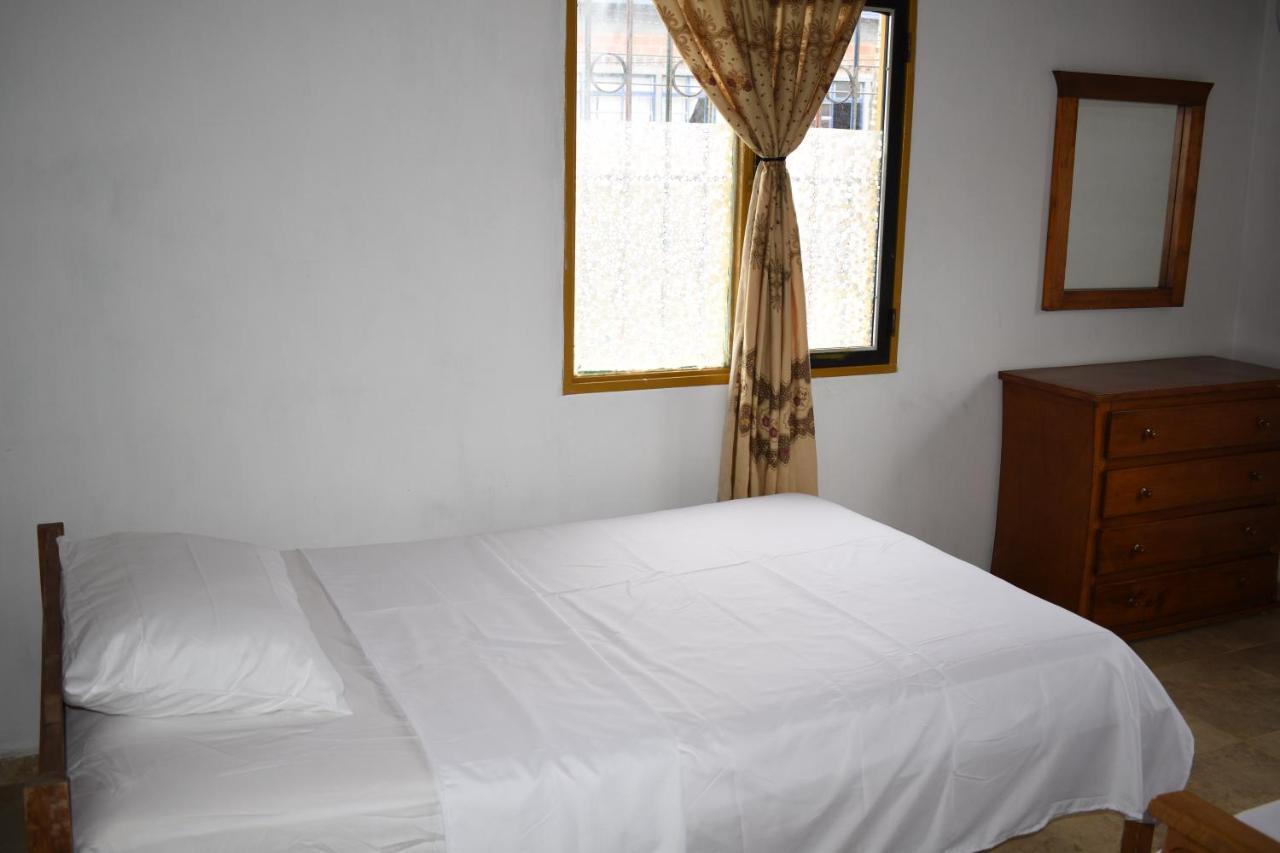 Ferienwohnung Artesanos Y Turistas Guatapé Exterior foto
