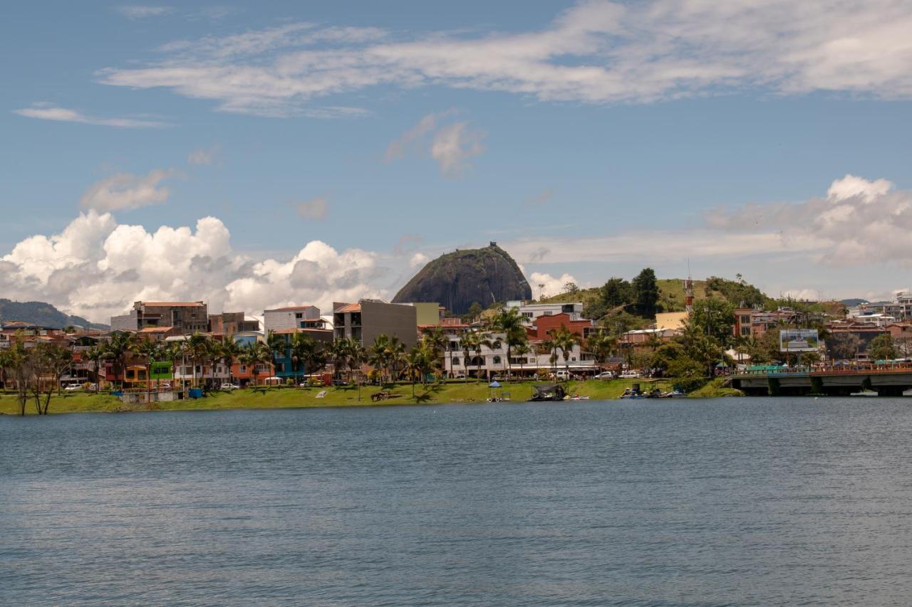 Ferienwohnung Artesanos Y Turistas Guatapé Exterior foto
