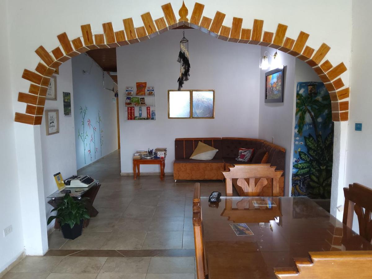 Ferienwohnung Artesanos Y Turistas Guatapé Exterior foto