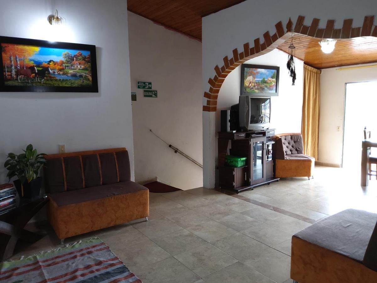 Ferienwohnung Artesanos Y Turistas Guatapé Exterior foto